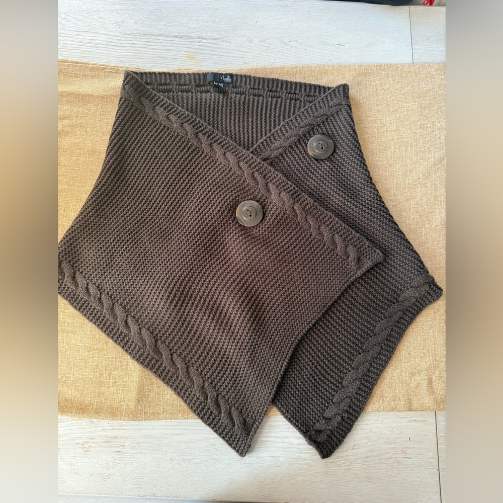 Noelle Enterprises Brown Big Button knit scarf/shrug/wrap